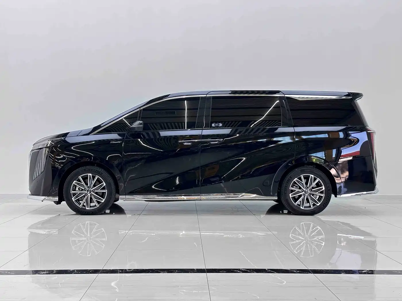 GAC Trumpchi Trumpchi M8 2024 Master Series Super Hybrid фото 6