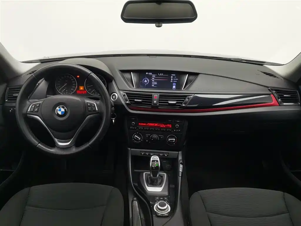 BMW X1 2015 Model sDrive18i Fashion Advanced Edition фото 5