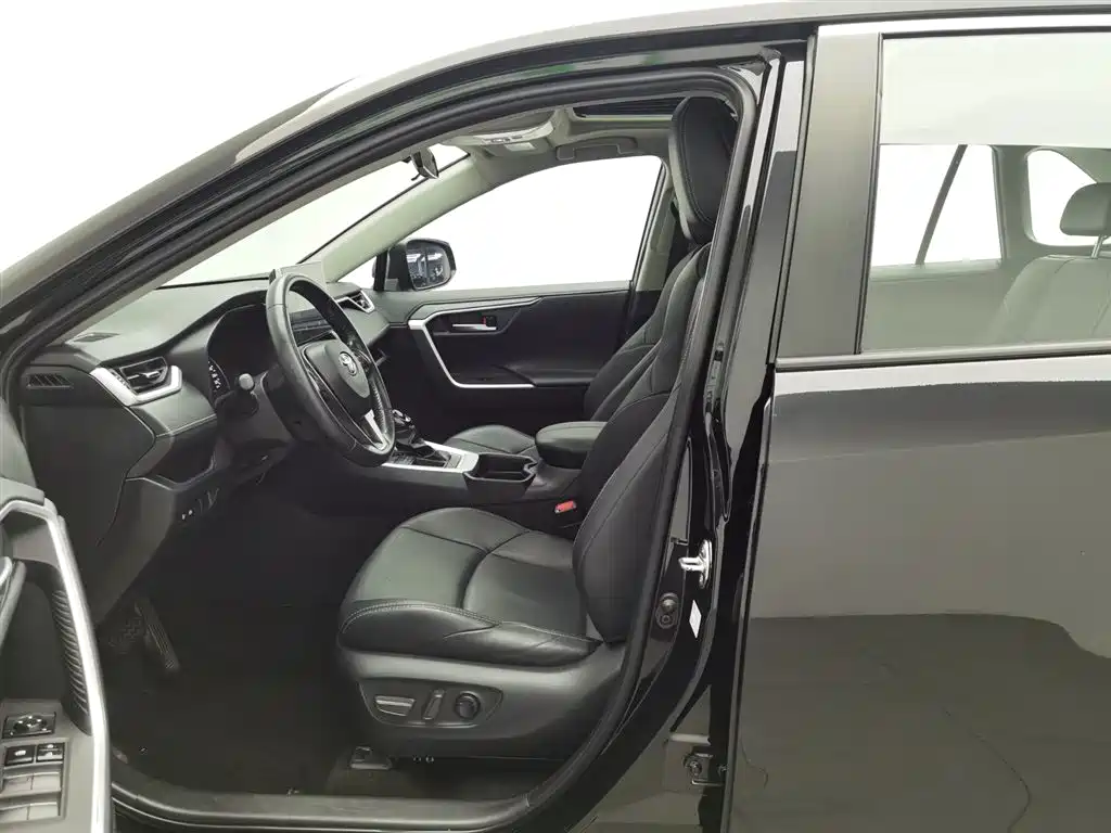 Toyota Wildlander 2022 2.0L CVT FWD Luxury Edition фото 10