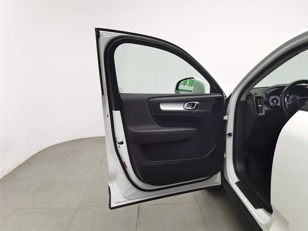 Volvo XC40 2020 T3 Smart Fashion Edition фото 8