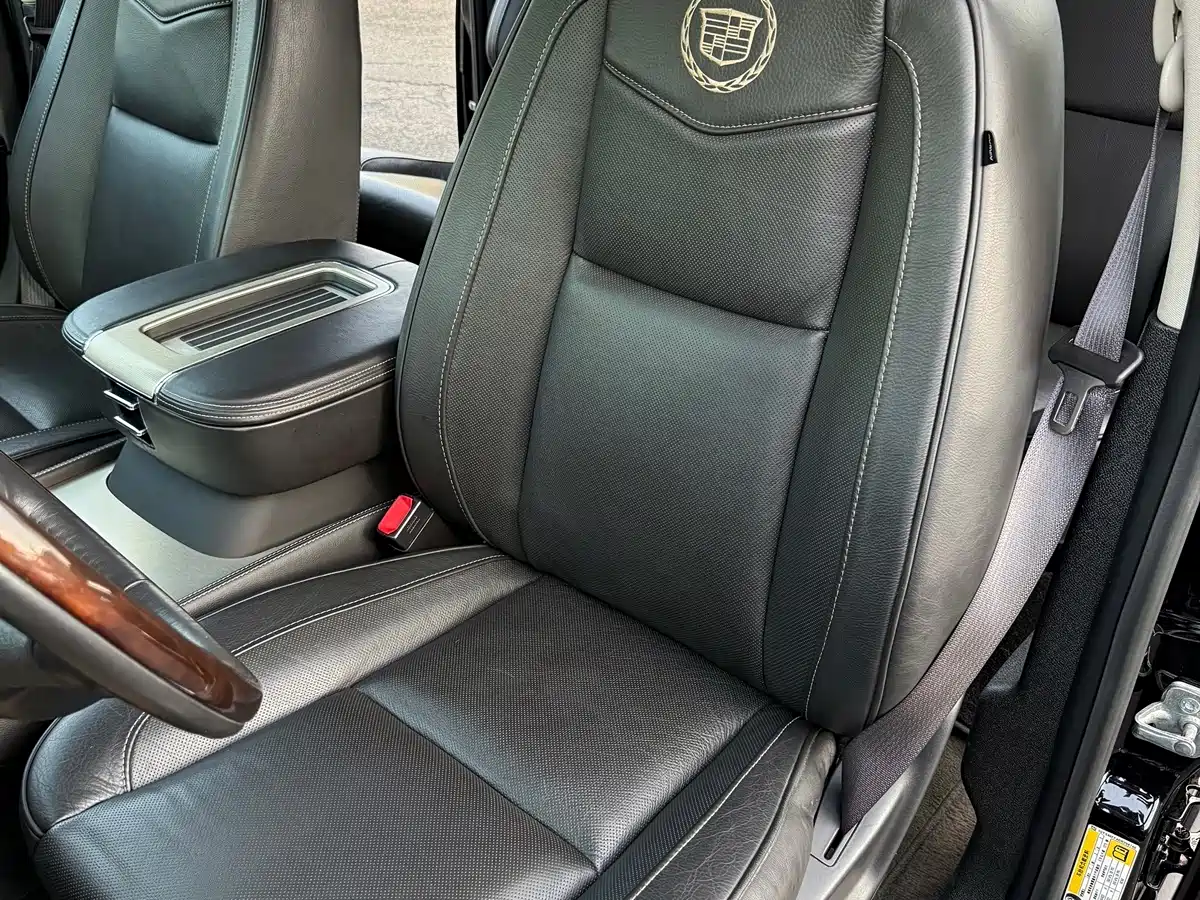 Cadillac Escalade 2013 6.2L ESV Platinum Extended фото 11