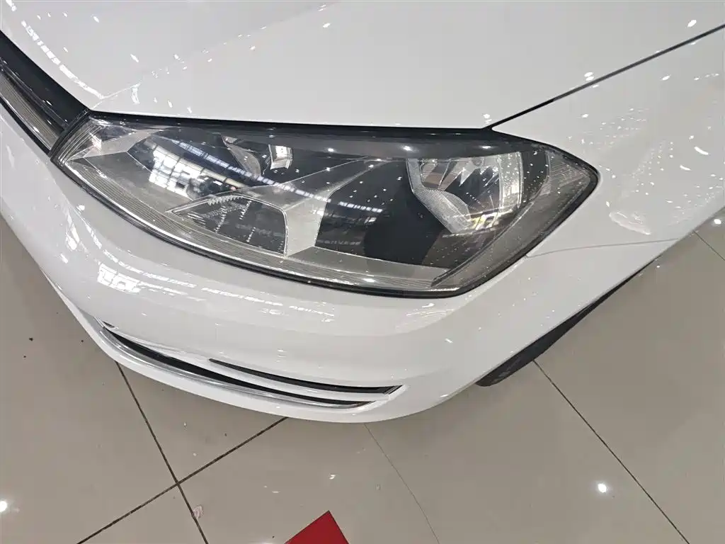 Volkswagen Golf 2016 1.6L Automatic Comfort фото 24