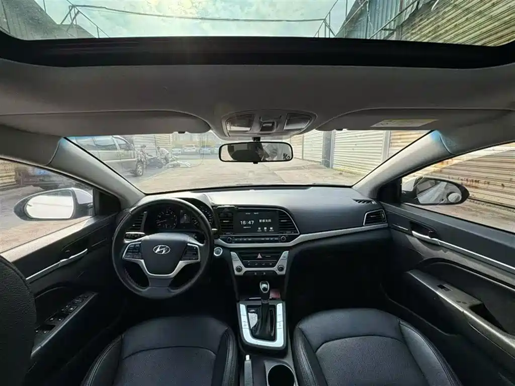 Hyundai Elantra 2018 1.6L Automatic 15th Anniversary Special Edition фото 13