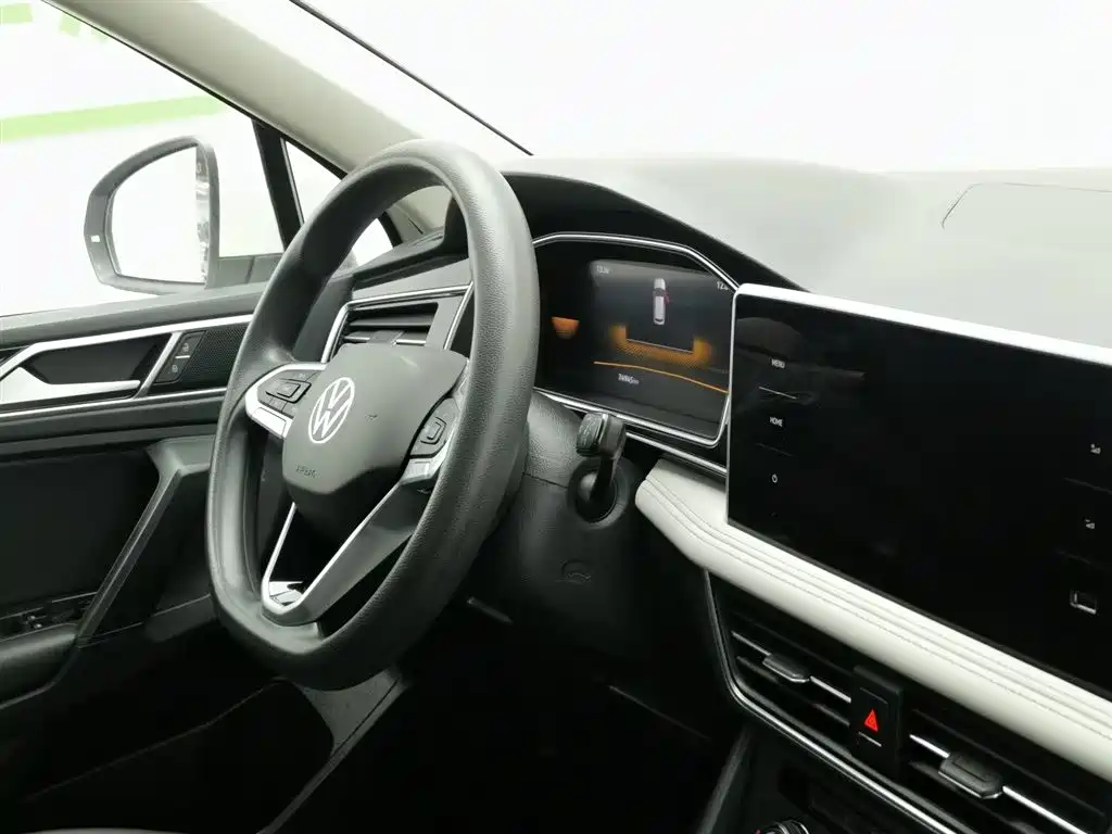 Volkswagen Tiguan L 2022 330TSI Automatic 2WD Comfort Edition фото 22