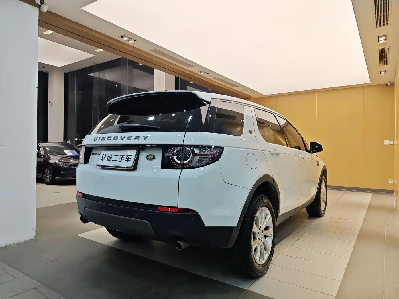 Land Rover Discovery Sport 2019 240PS SE Edition China V фото 29