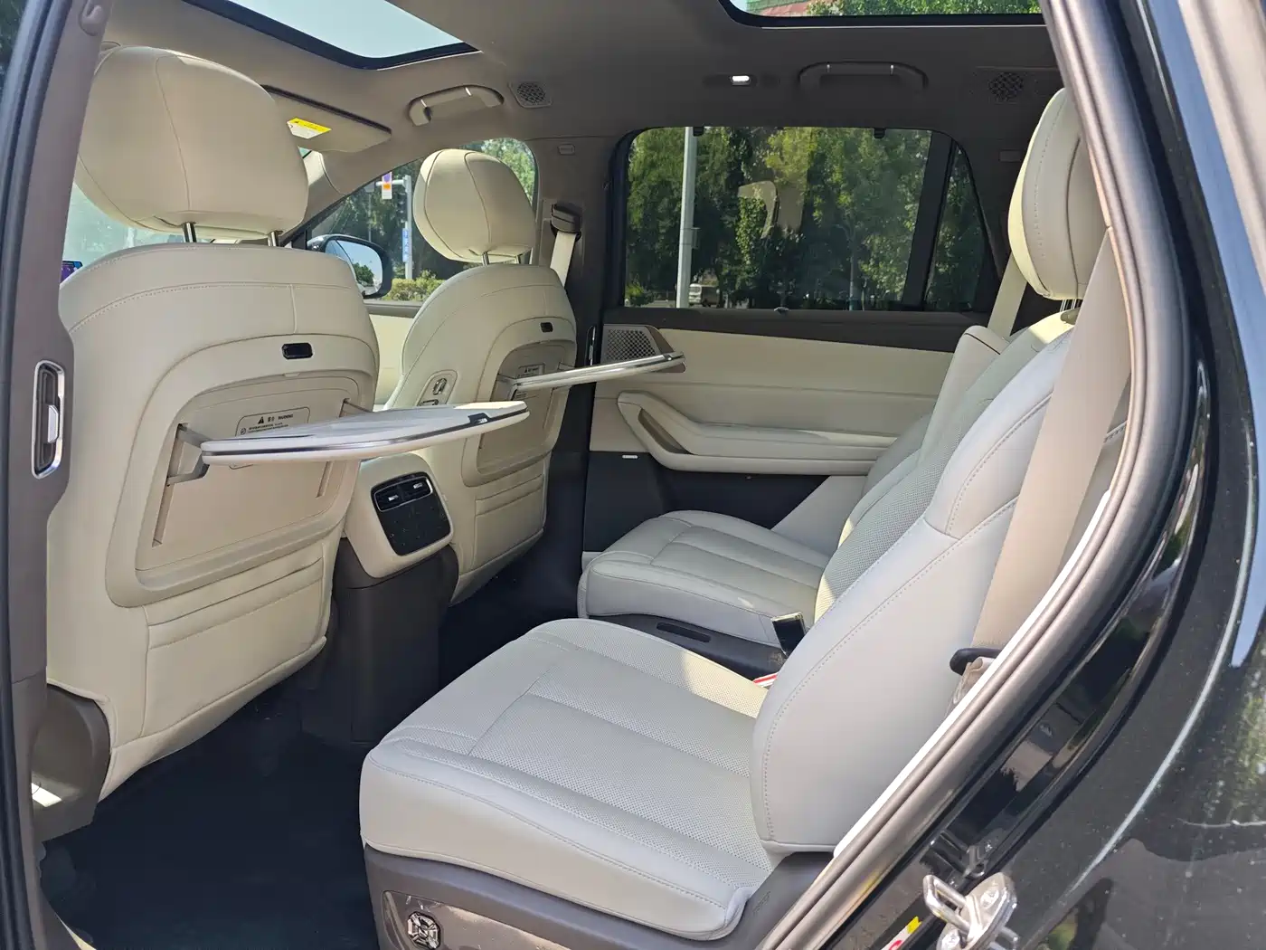 Denza N8L 2026 Model Prestige Edition фото 13