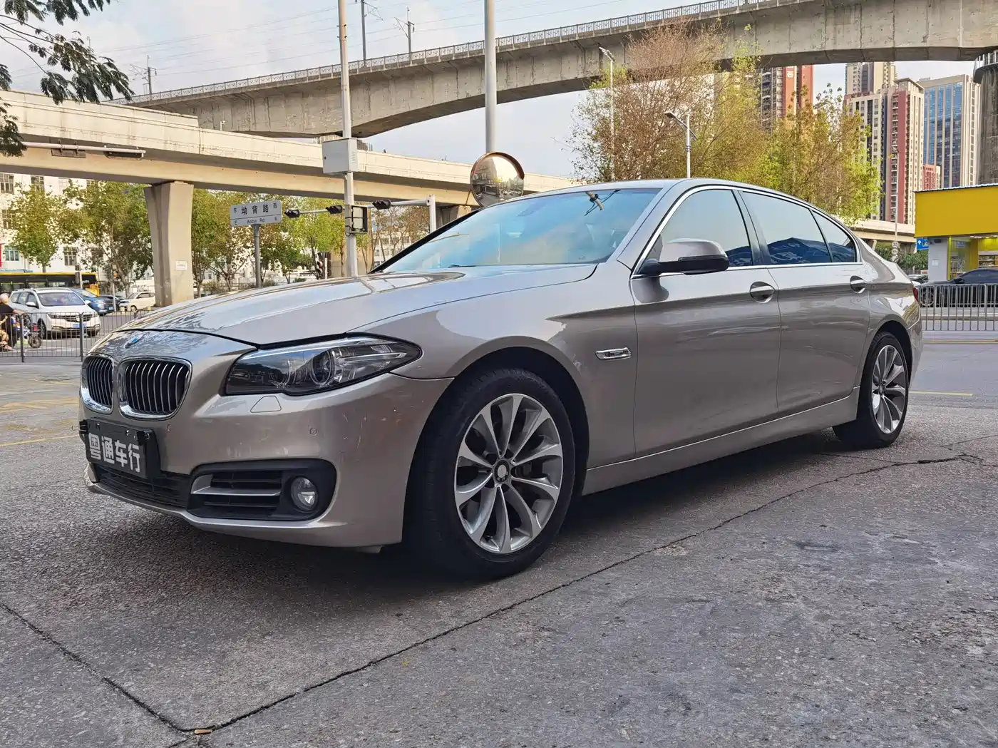 BMW 5 Series 2014 528Li Luxury Design Package
