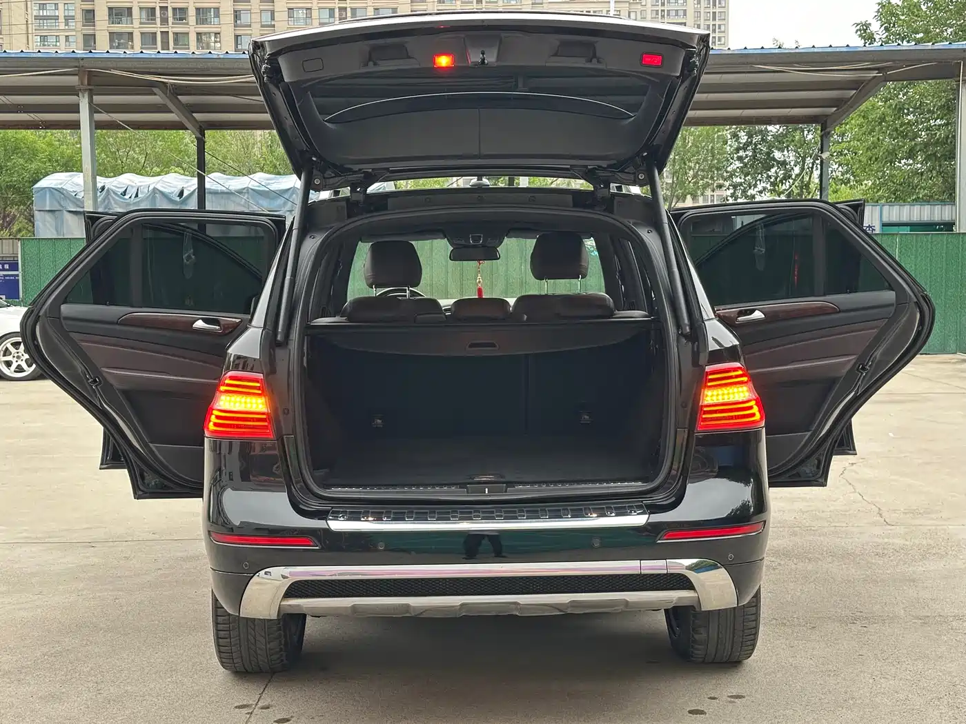 Mercedes-Benz M-Class 2012 Model ML 350 Luxury фото 10