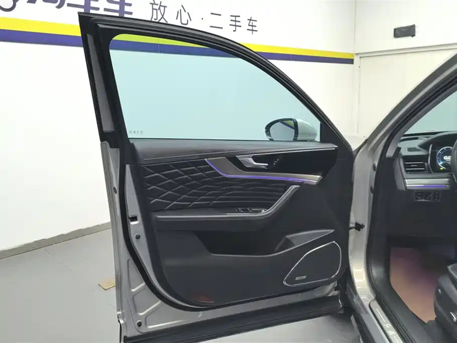 Hongqi HS5 2022 2.0T Smart Connection Flag Enjoy 4WD Shopping Edition фото 7