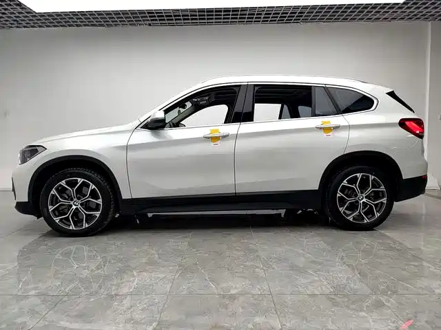 BMW X1 2022 sDrive25Li Leading фото 5