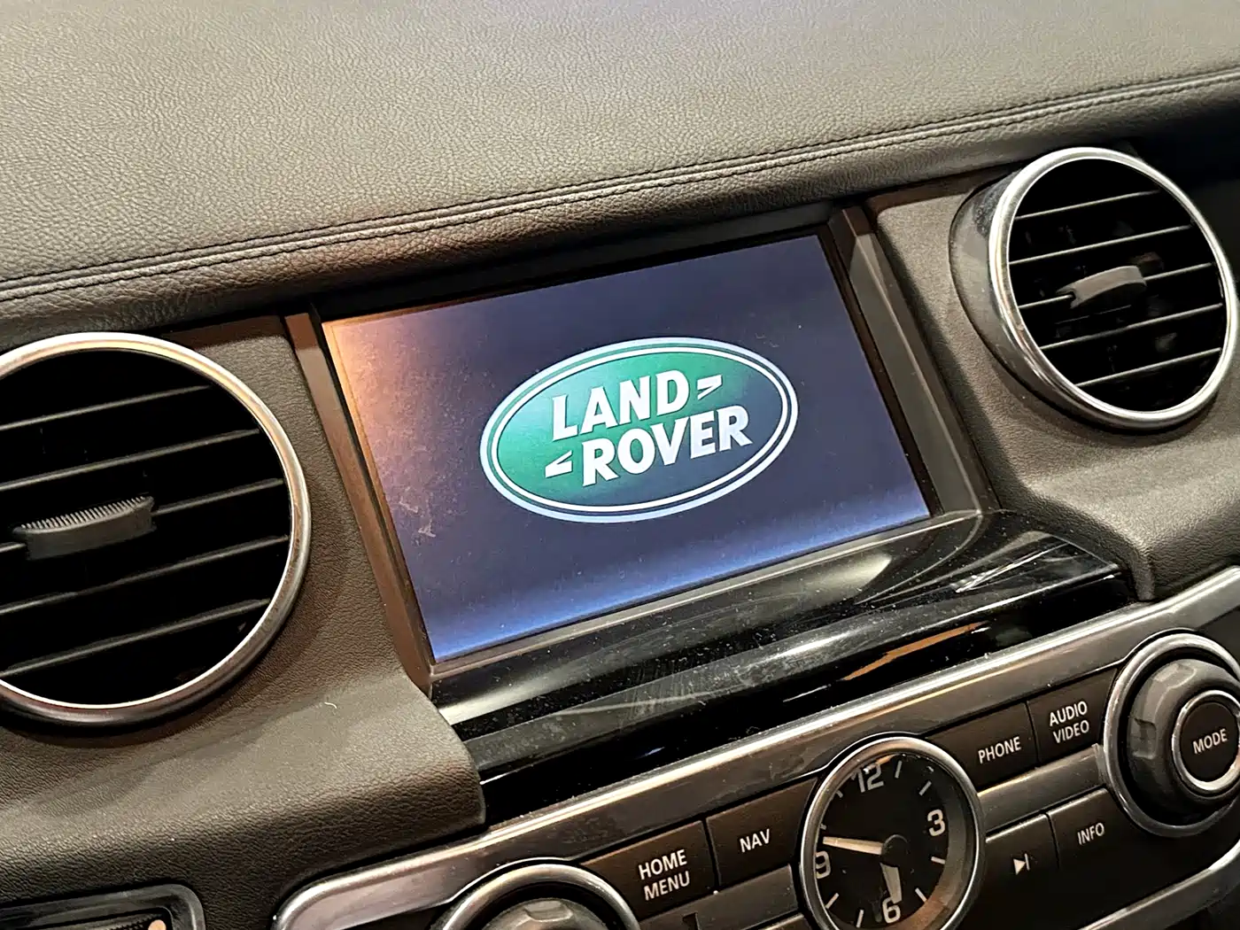 Land Rover Discovery 2011 4.0 V6 HSE фото 14
