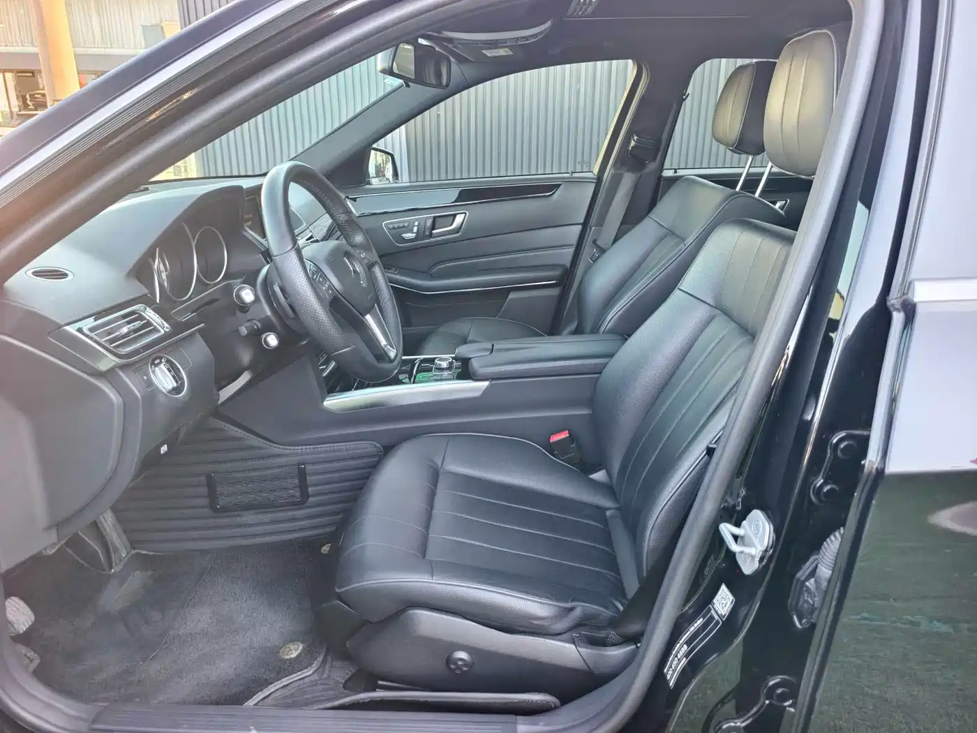 Mercedes-Benz E-Class 2015 E 200 L фото 12