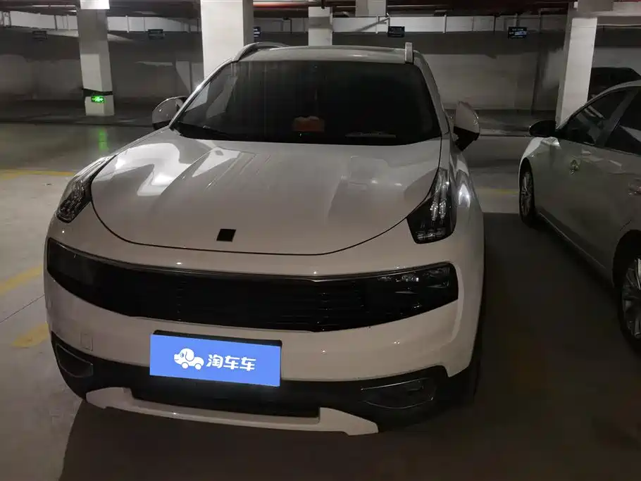 Lynk & Co 01 2017 2.0T 2WD Pro Version фото 2