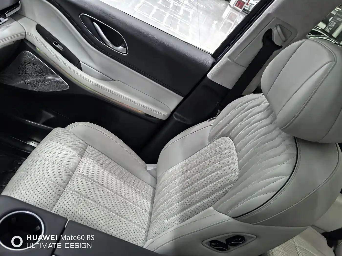 Voyah Auto Voyah Dreamer 2025 PHEV AWD Flagship Kunpeng Edition фото 11