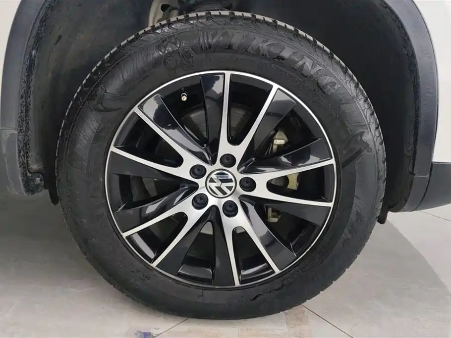 Volkswagen Tiguan 2015 1.8TSI Automatic 2WD Highline фото 6