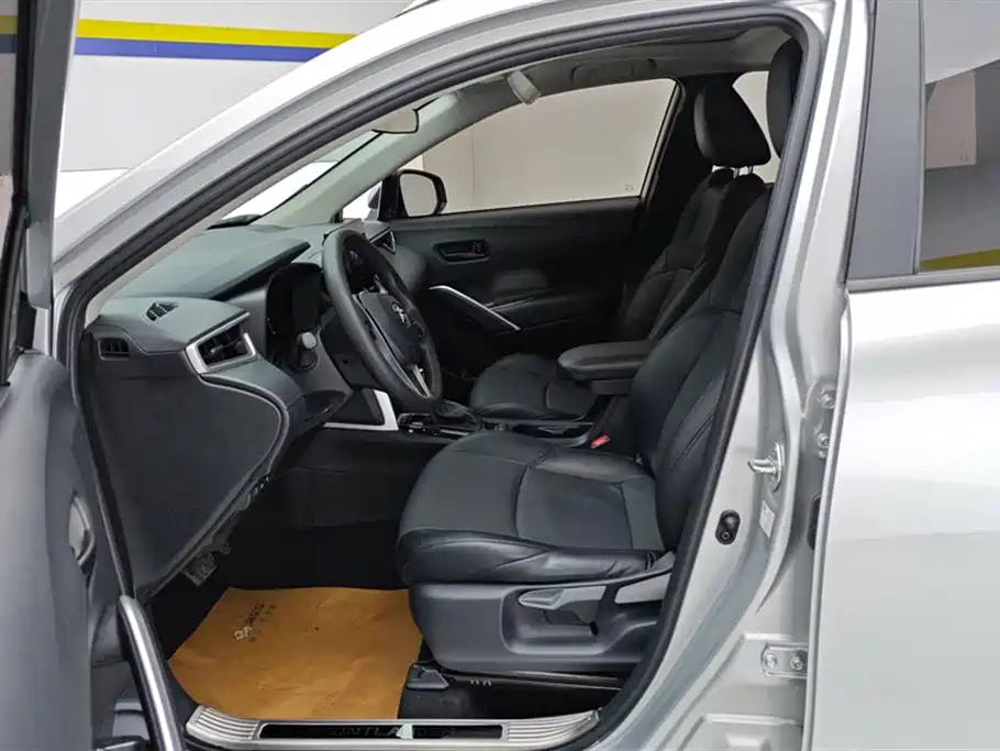 Toyota Frontlander 2023 2.0L CVT Leading Edition фото 9