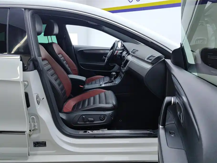 Volkswagen FAW-Volkswagen CC 2018 1.8TSI Luxury фото 8