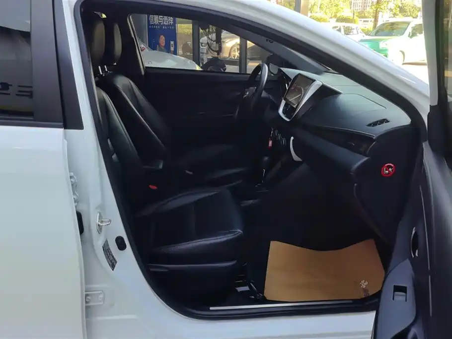 Toyota YARiS L Zhi Xuan 2019 1.5E CVT MeiDong Edition China VI фото 8