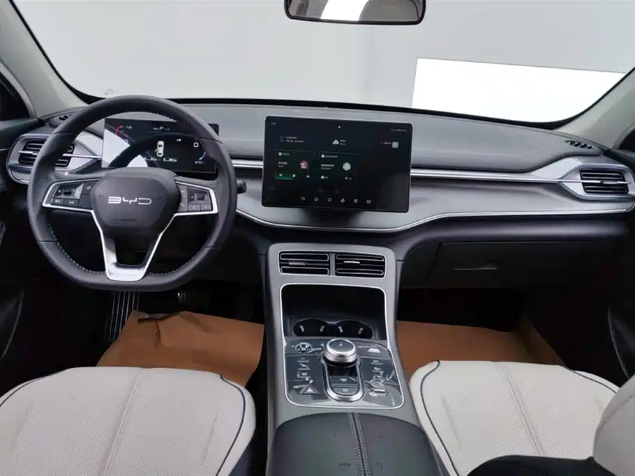 BYD Destroyer 05 2024 Glory Edition DM-i 120KM Luxury фото 12