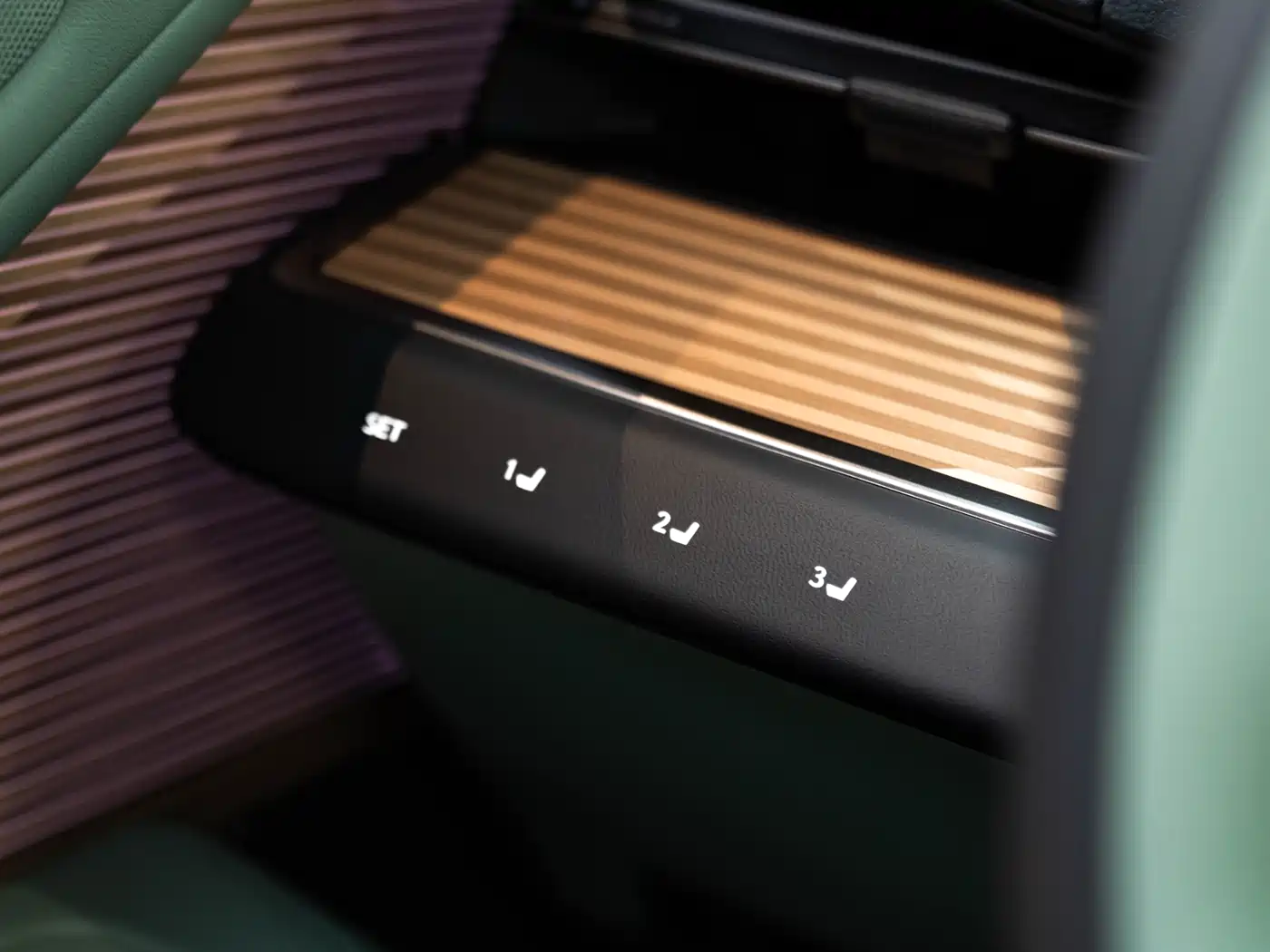 Lexus ES 2025 Model 300h Base Version фото 23