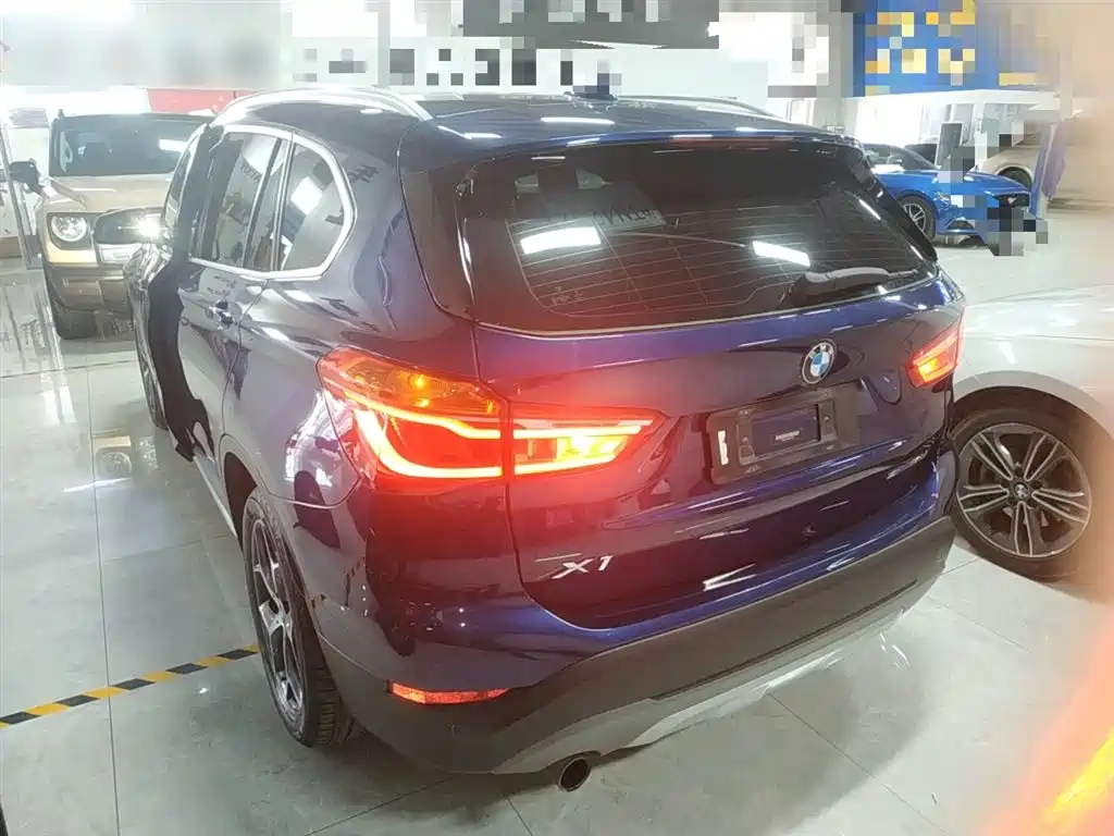 BMW X1 2018 sDrive18Li Premium Model фото 5
