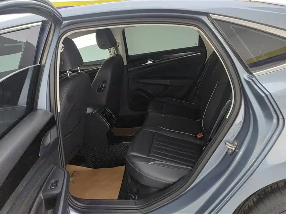 Volkswagen Passat 2022 330TSI Elite Edition фото 11