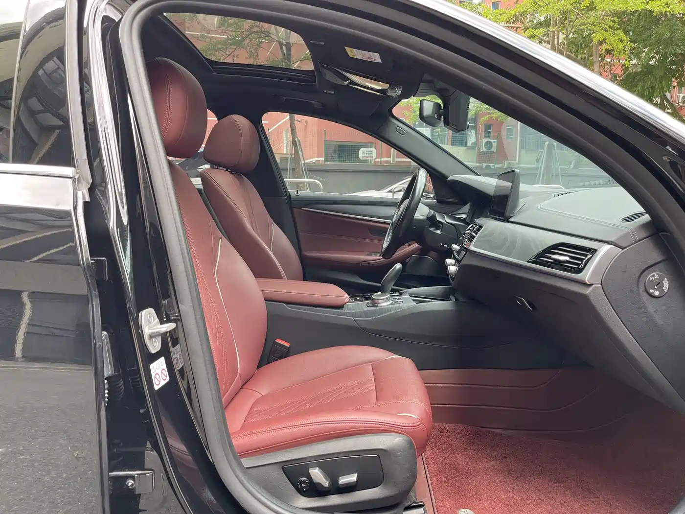 BMW 5 Series New Energy 2021 Facelift 535Le M Sport Package фото 16