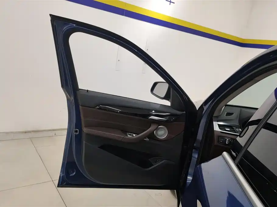 BMW X1 2022 sDrive25Li Leading фото 7