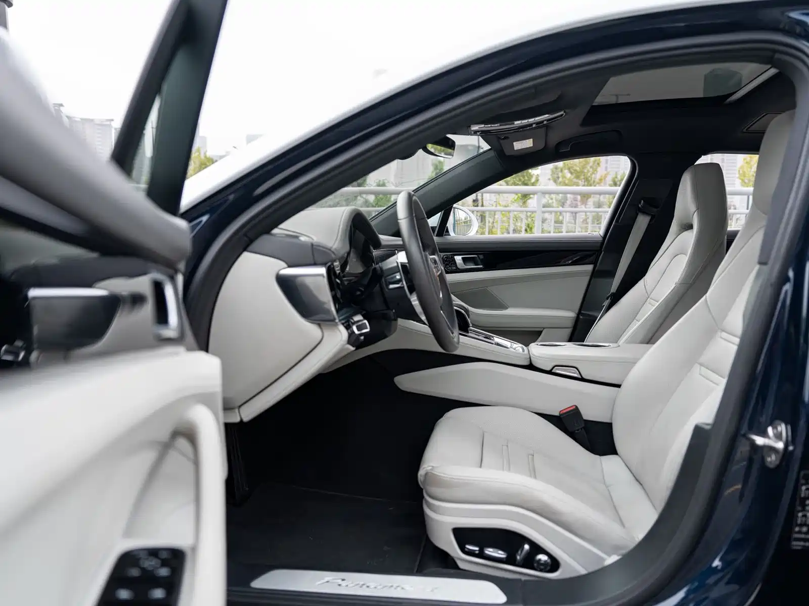 Photo 8 - Porsche Panamera