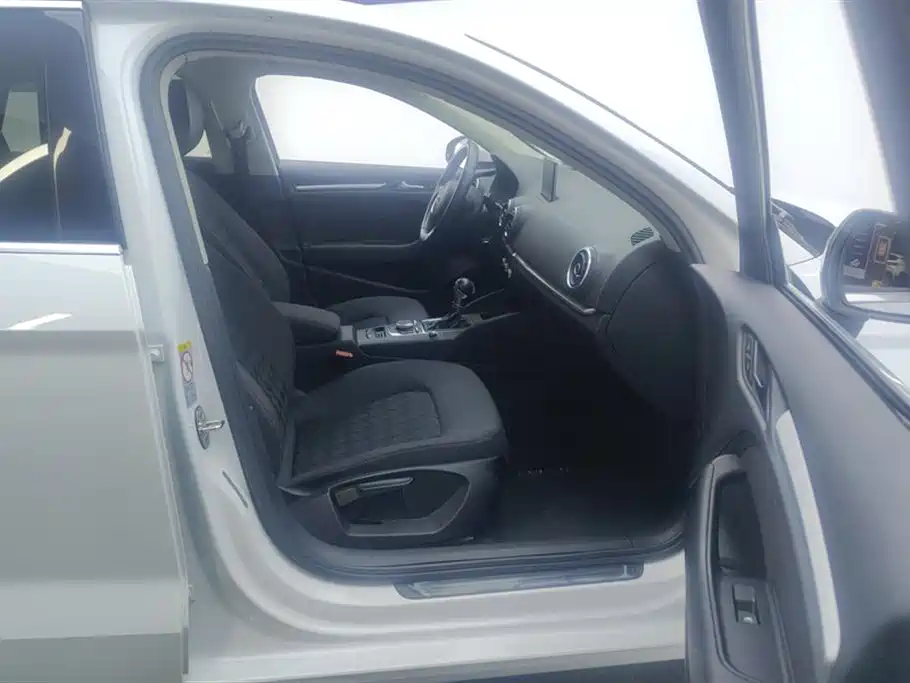 Audi A3 2016 Limousine 35 TFSI Progressive фото 8