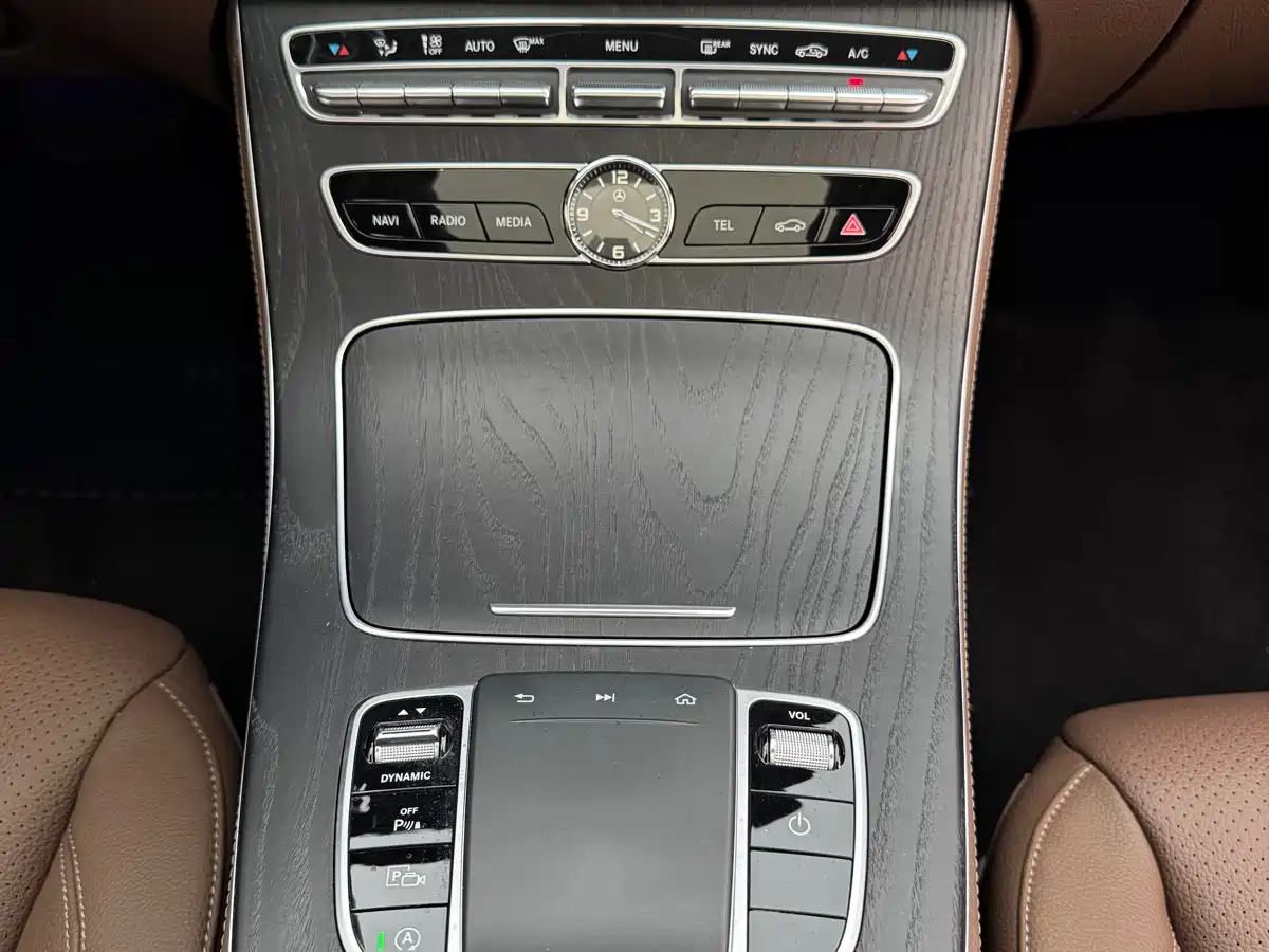 Mercedes-Benz E-Class 2020 E 300 L Sport Fashion Model фото 27