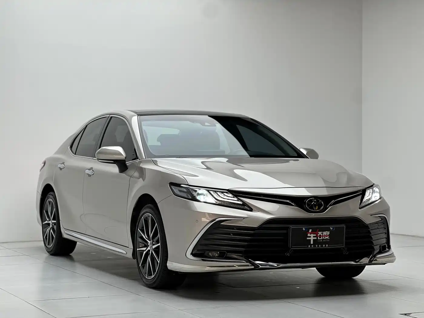 Toyota Camry 2023 2.5G Luxury Edition фото 3