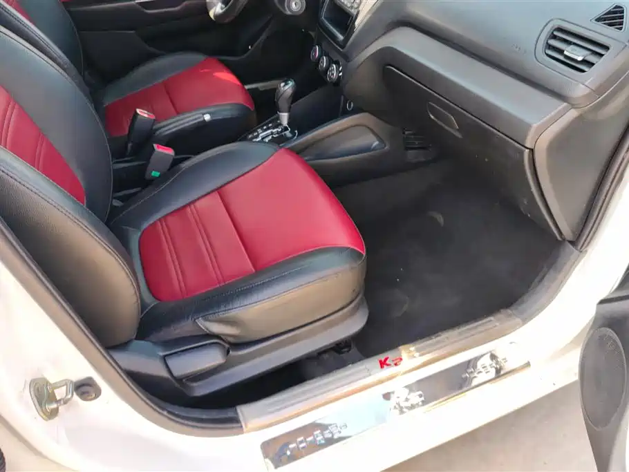Kia K2 2015 Hatchback 1.4L AT GLS фото 8