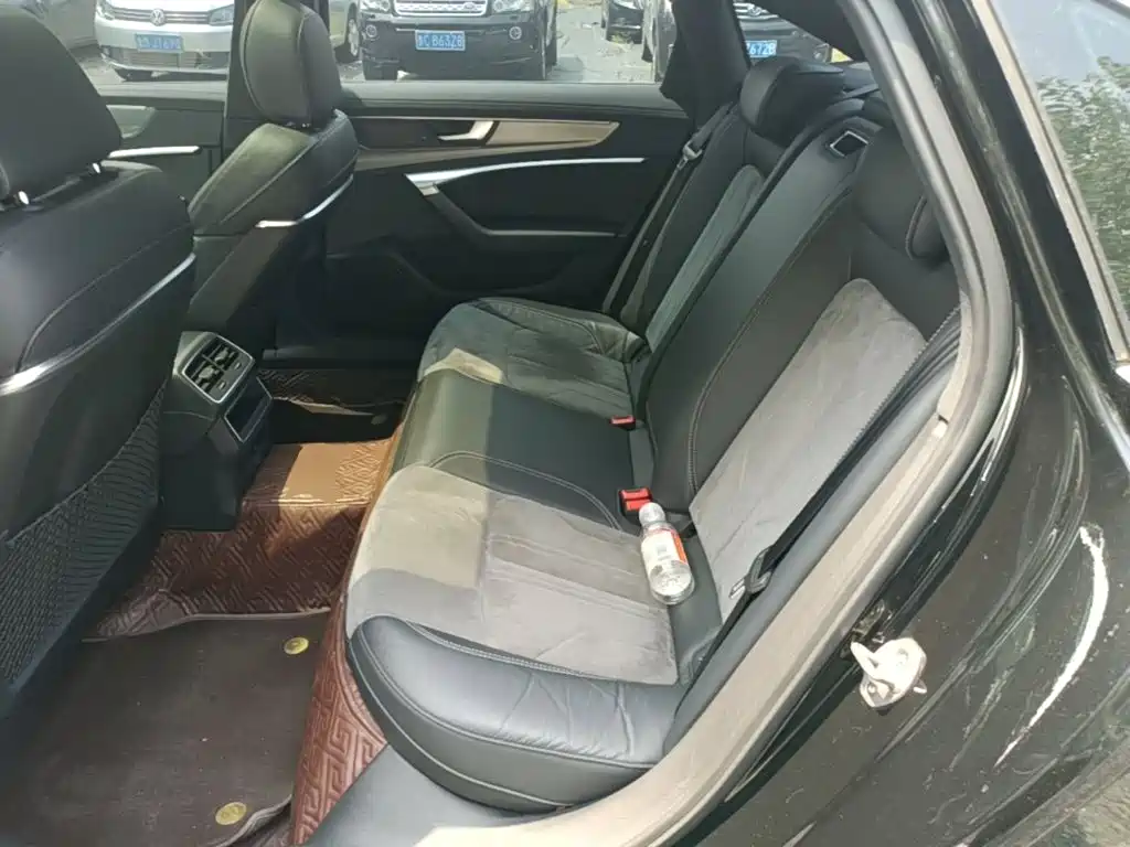 Photo 17 - Audi A6L