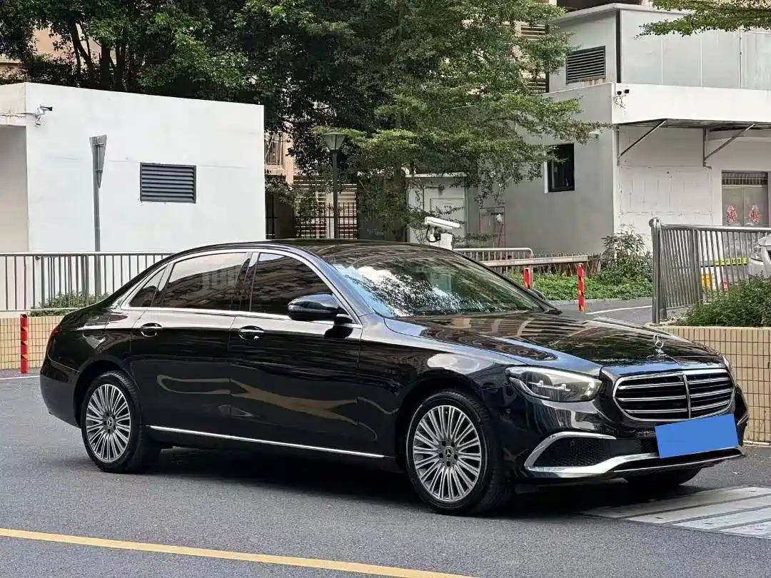 Photo 2 - Mercedes-Benz E-Class