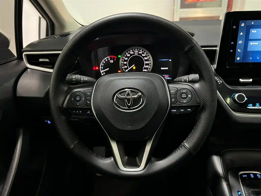Toyota Corolla 2021 1.2T S-CVT Elite PLUS Edition фото 13