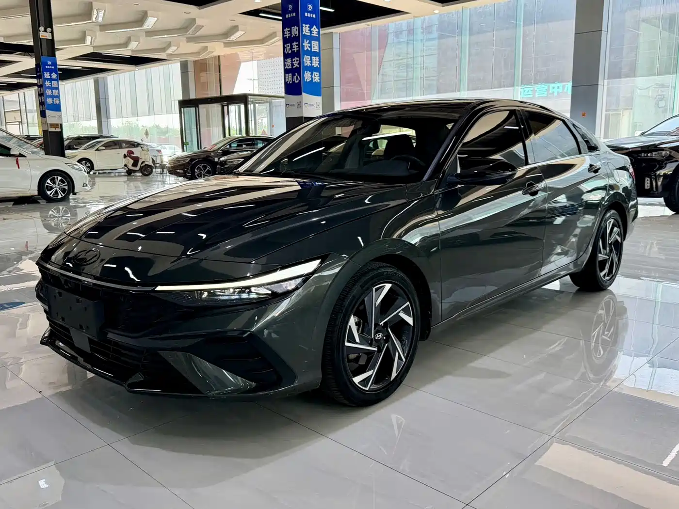 Hyundai Elantra 2023 1.5L CVT TOP Flagship Edition