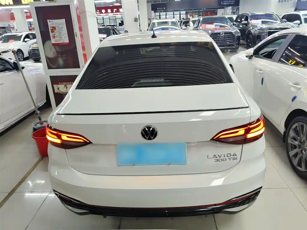 Volkswagen Lavida 2024 Model 300TSI DSG Starlight Full Comfort Edition фото 6