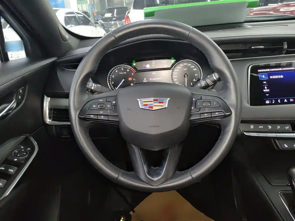 Cadillac XT4 2018 28T FWD Leading Edition фото 11