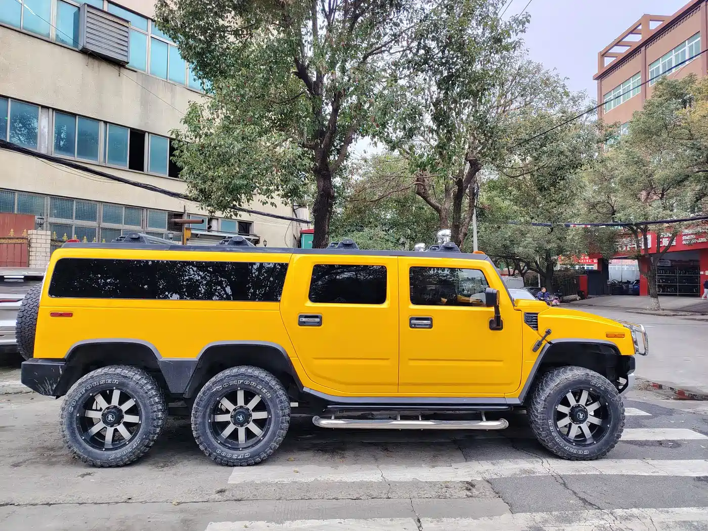 Hummer H2 фото 9