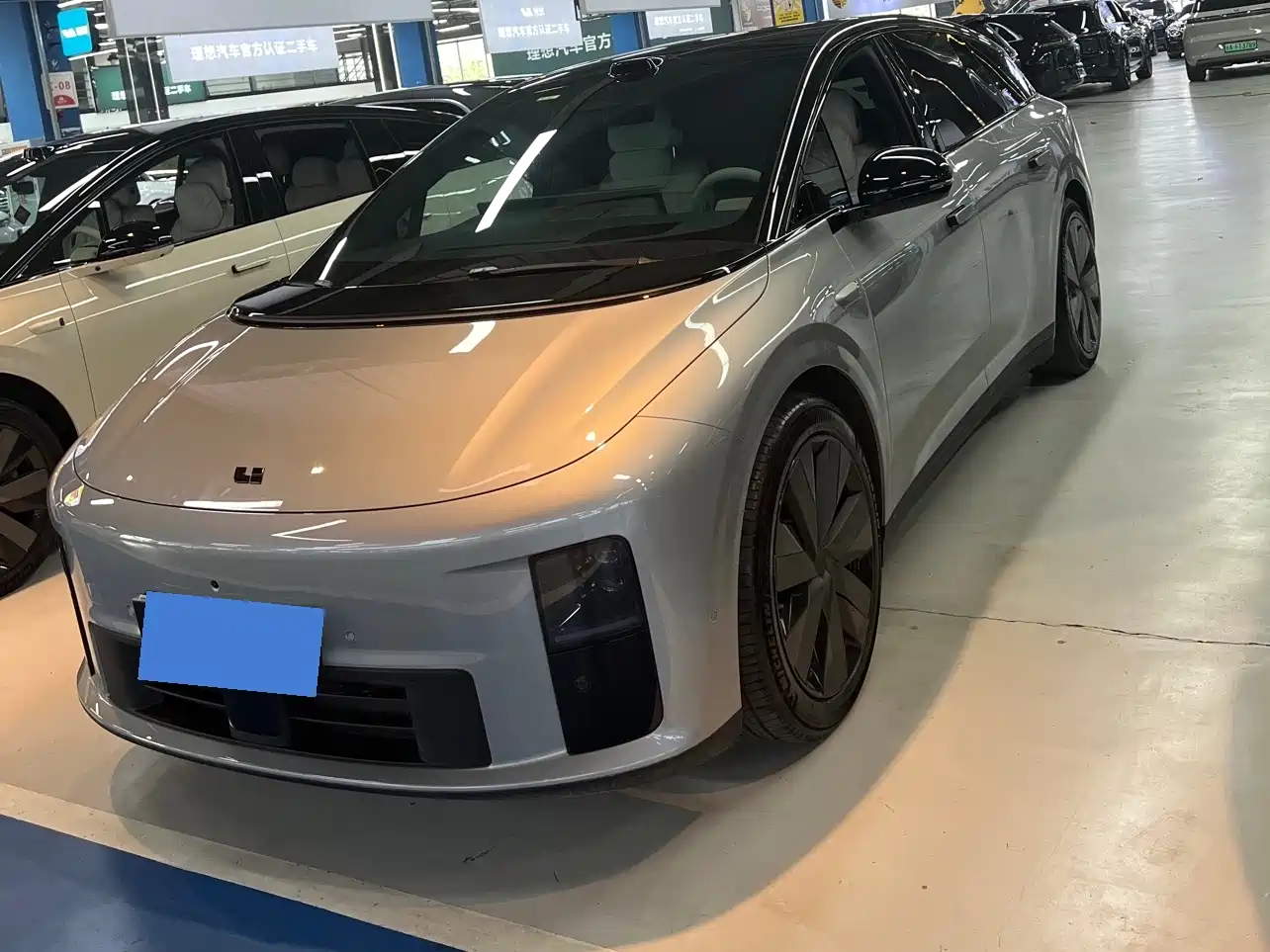 Li Auto i6 2025 4WD Base Model