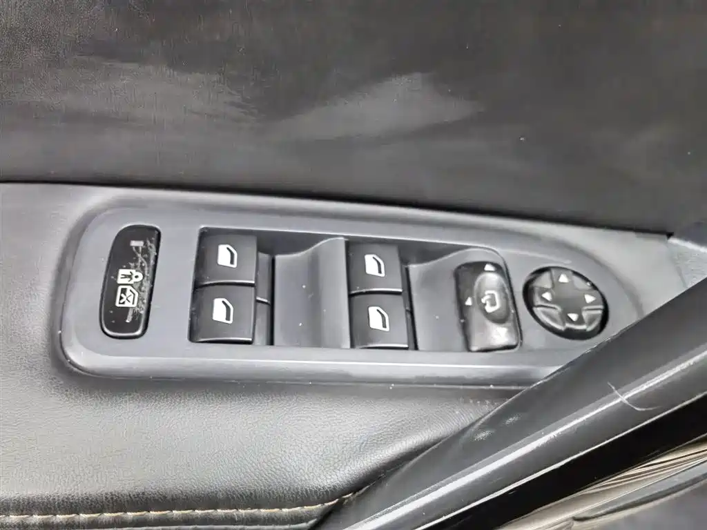 Peugeot 508 2015 1.8THP Auto Flagship Edition фото 9