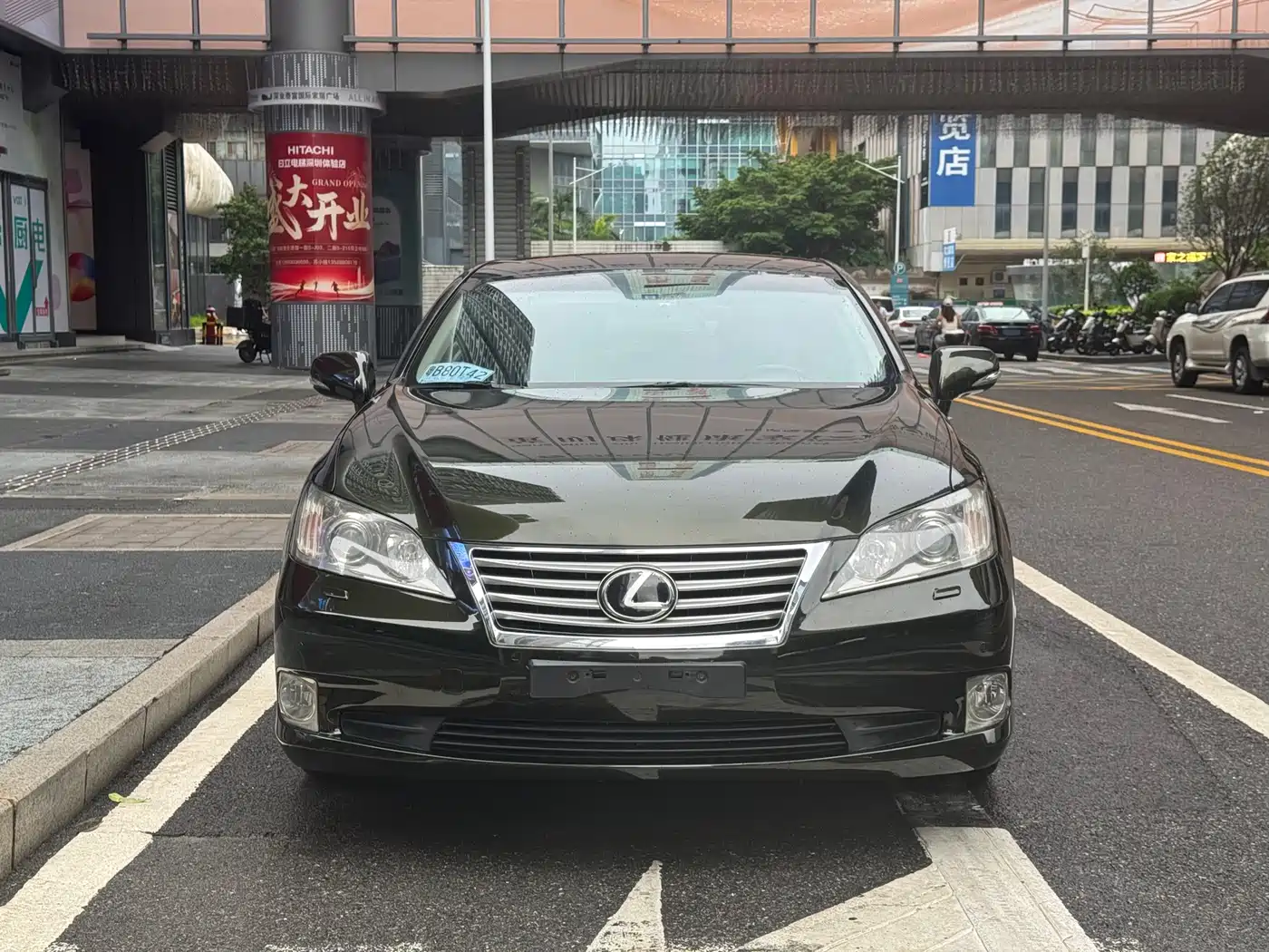 Фото 2 - Lexus ES