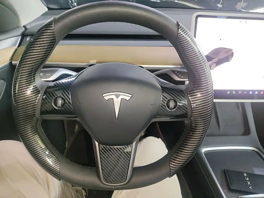 Фото 11 - Tesla Model Y