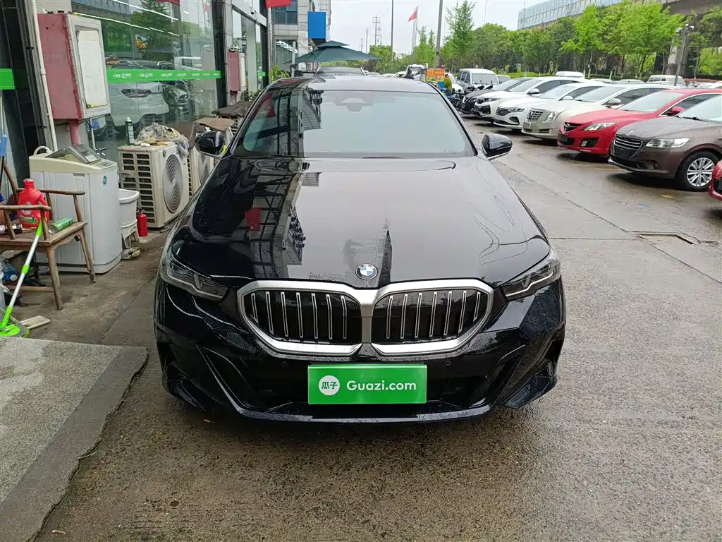 BMW 5 Series 2024 525Li M Sport Package фото 3