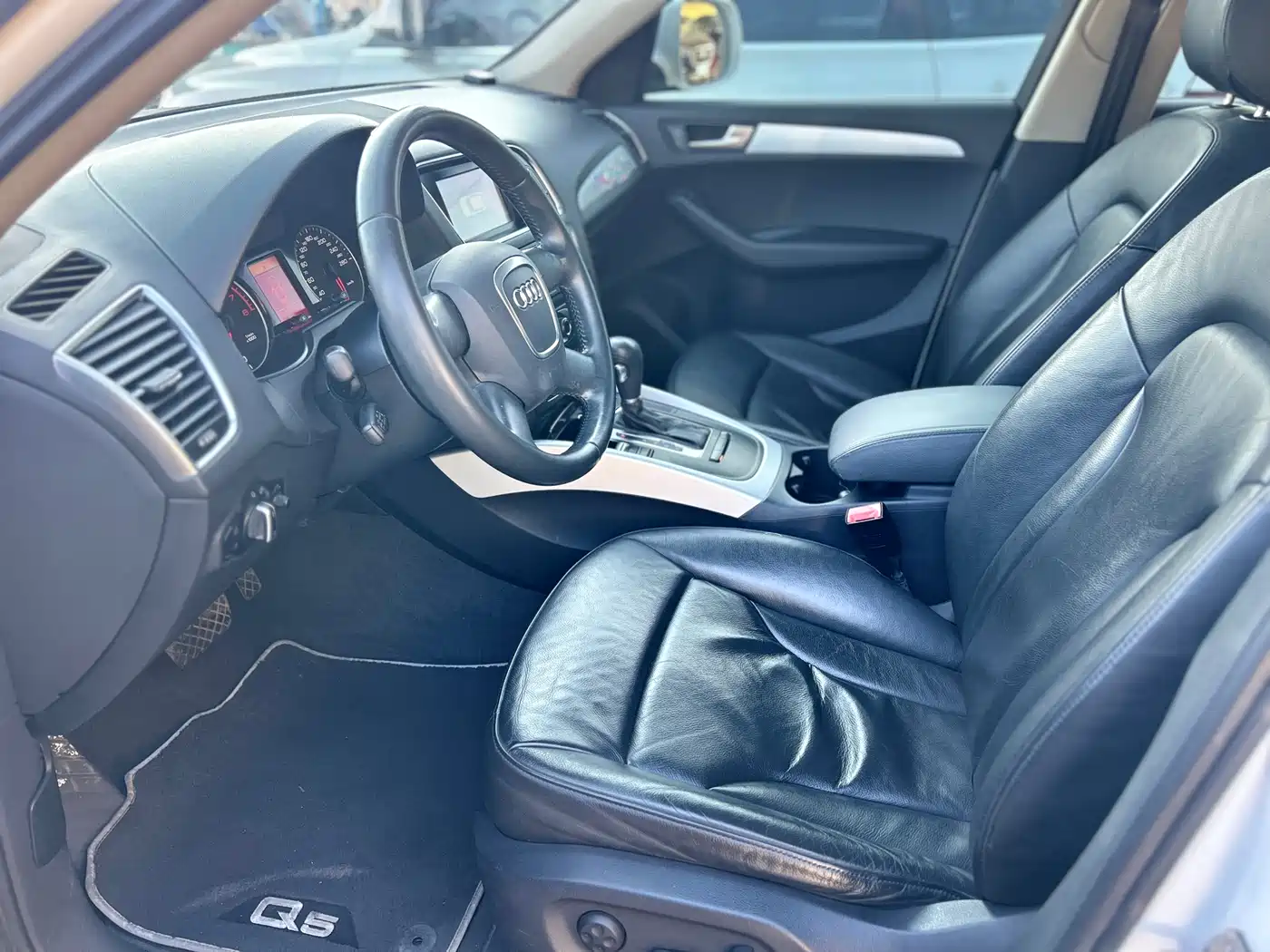 Audi Q5 2010 2.0TFSI Progressive фото 20