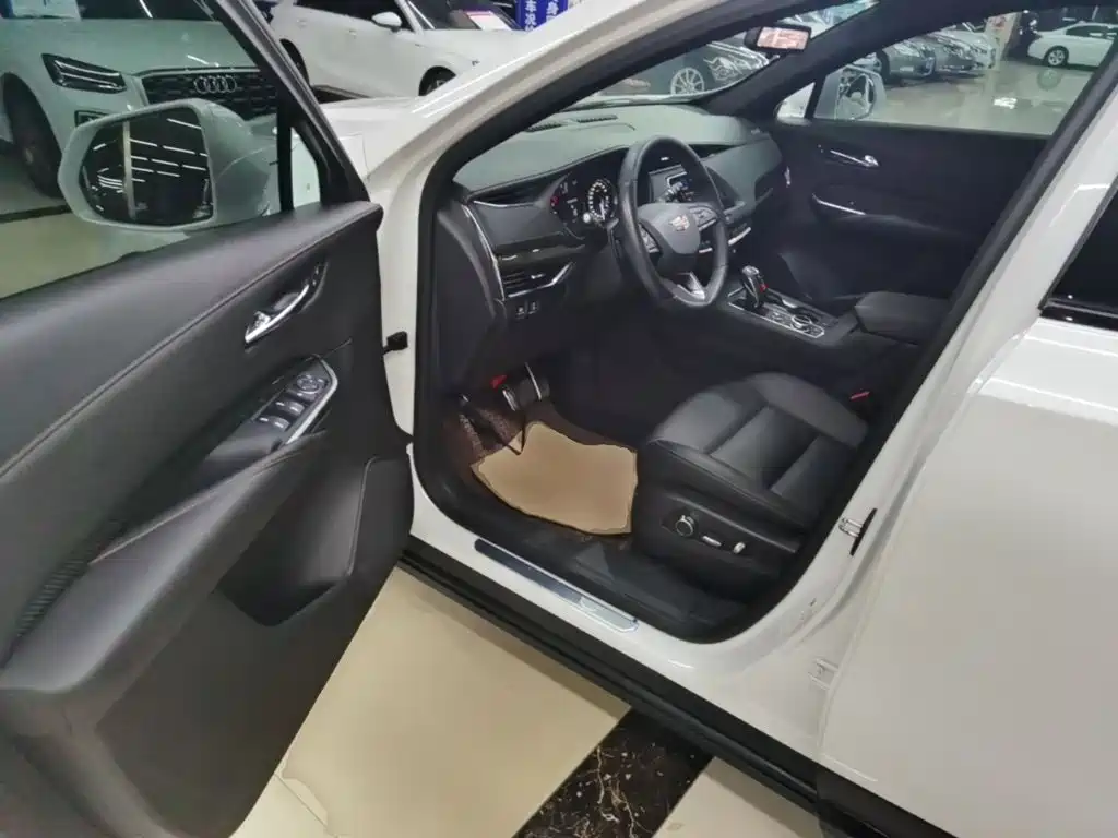 Cadillac XT4 2018 2018 28T 2WD Luxury Sport Type