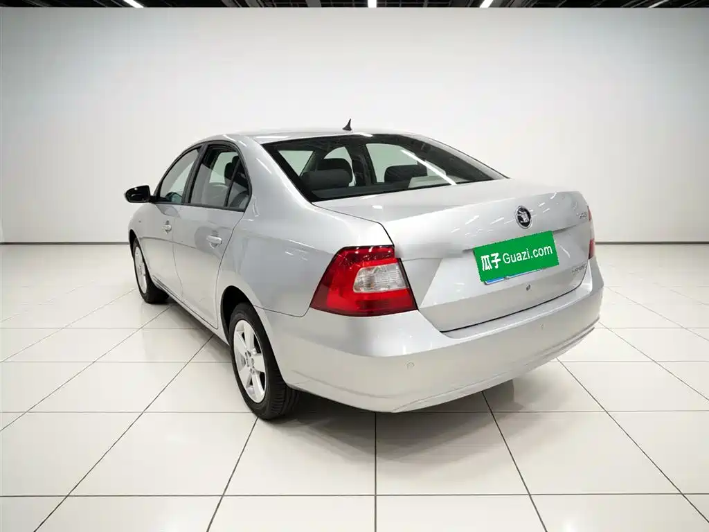 Škoda Rapid 2013 1.6L Automatic Smart Selection фото 5