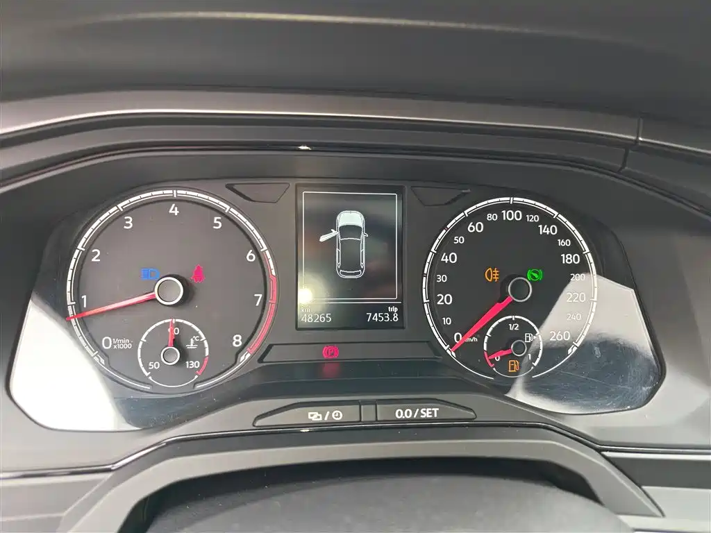 Volkswagen Polo 2019 Plus 1.5L Automatic Panorama Enjoyment Edition фото 8