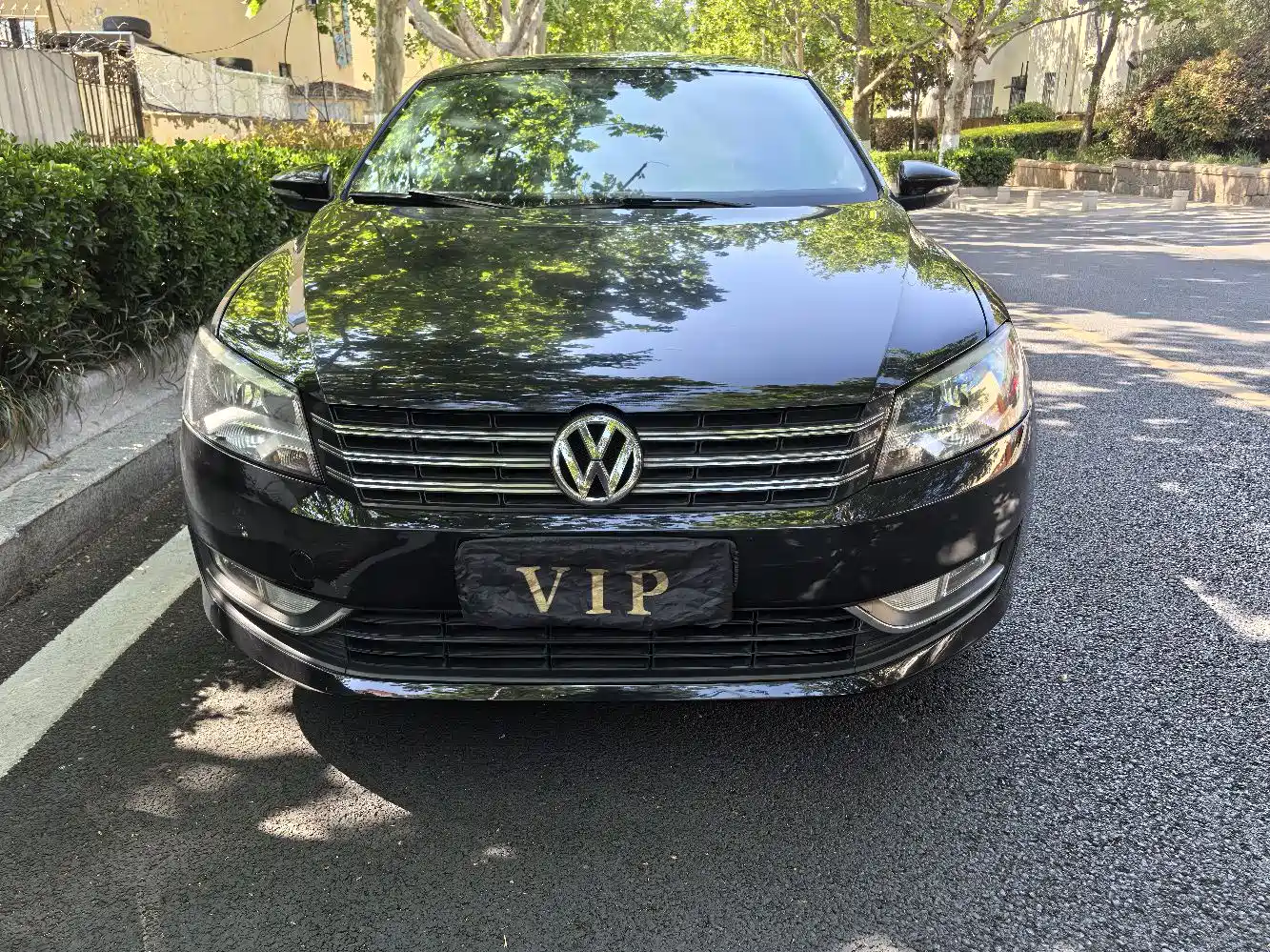 Photo 2 - Volkswagen Passat